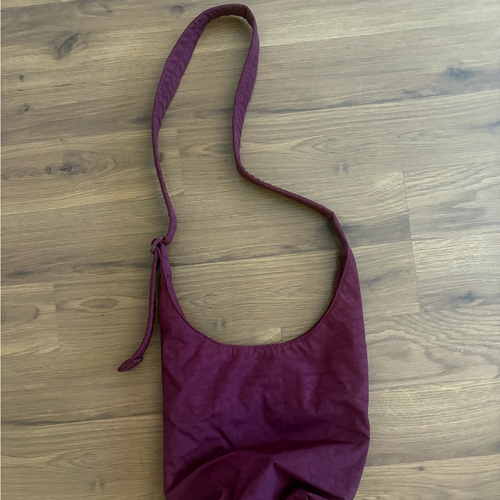 BAGGU small nylon sling in oxblood